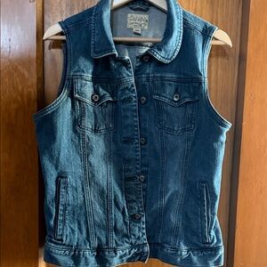 Cabela's medium Blue Denim Vest